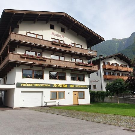 Hotel Haus Claudia und Haus Monika Mayrhofen Exterior foto