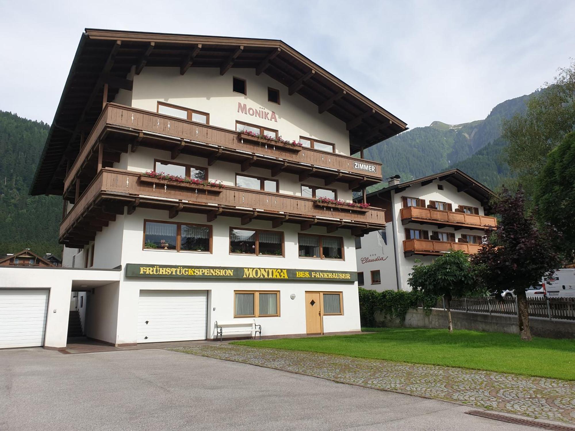Hotel Haus Claudia und Haus Monika Mayrhofen Exterior foto