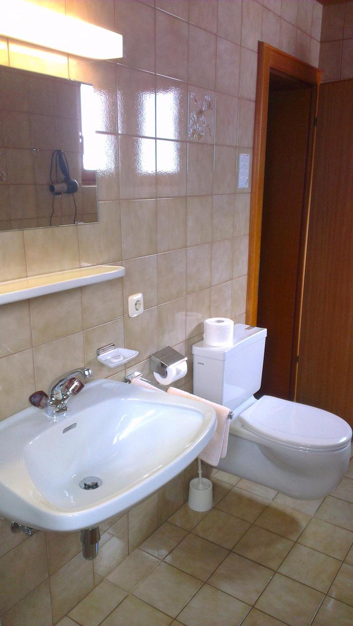 Hotel Haus Claudia und Haus Monika Mayrhofen Zimmer foto